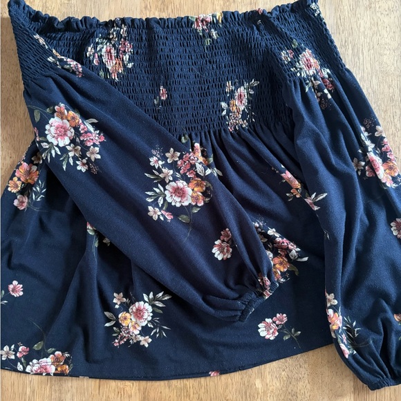 Blouse - Picture 2 of 6